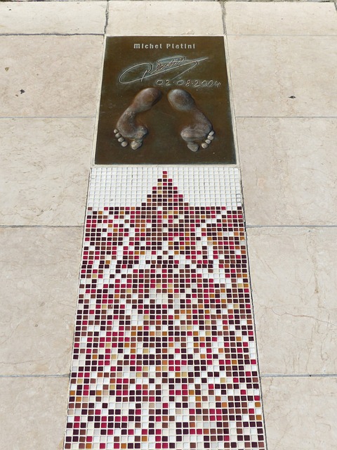 通过这样的 通过这样的